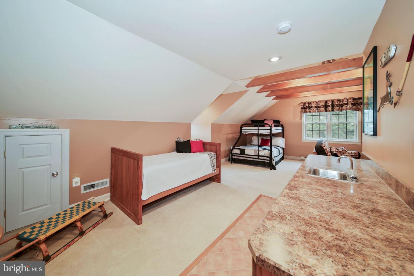 13856 Pond View LANE