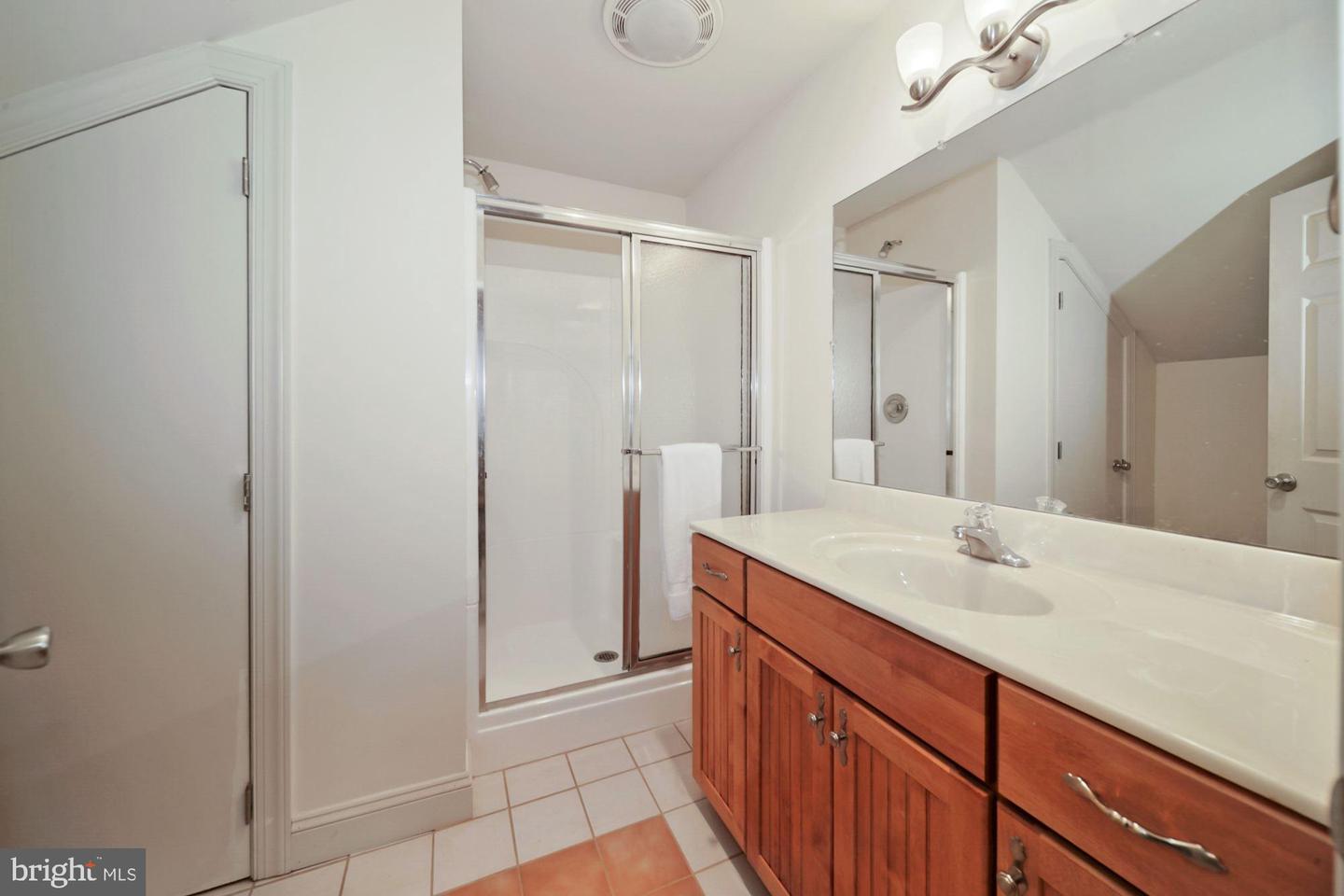 13856 Pond View LANE
