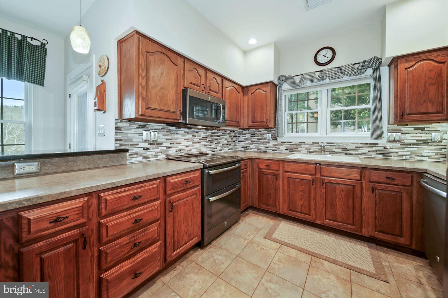 13856 Pond View LANE