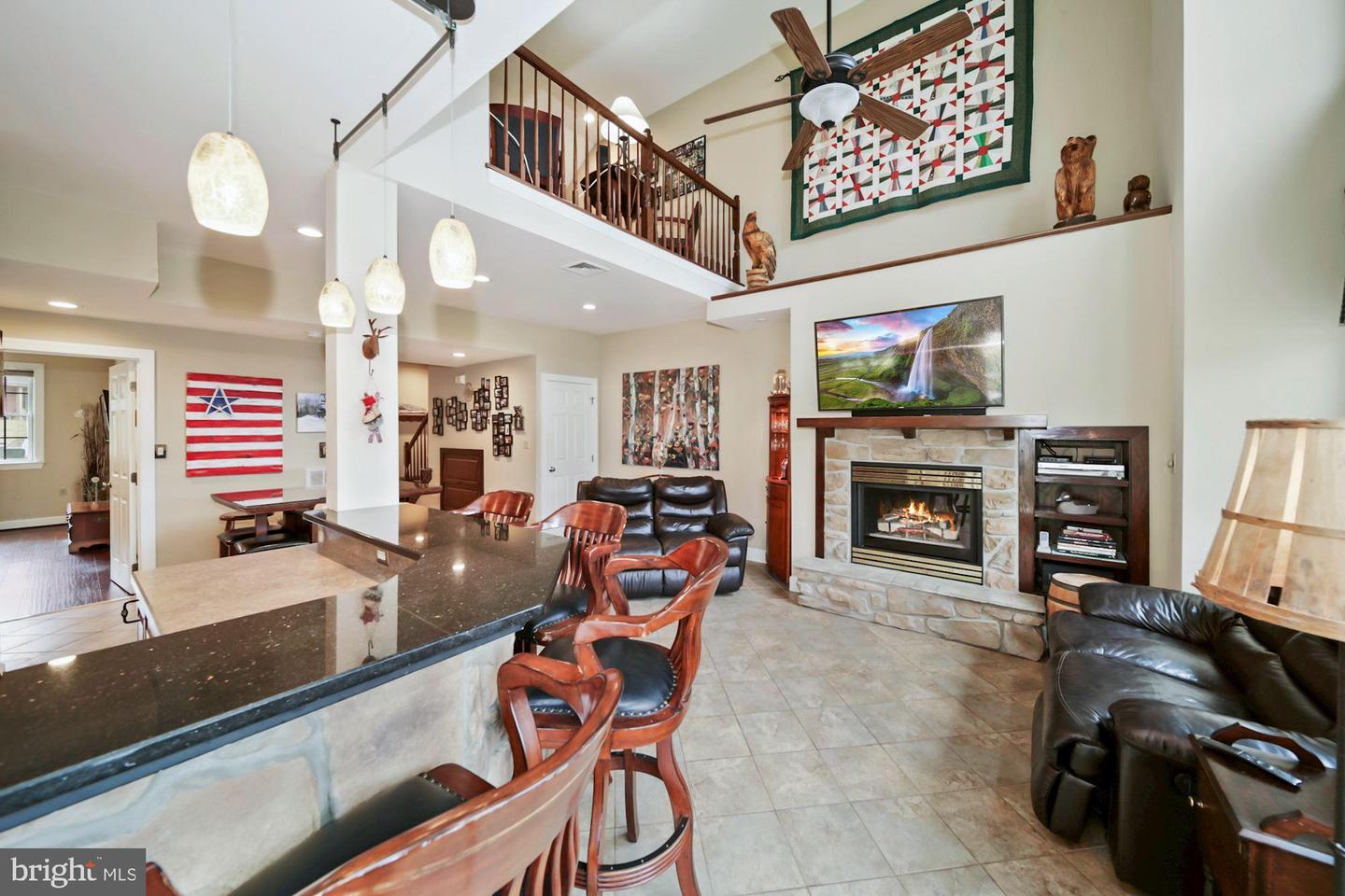 13856 Pond View LANE