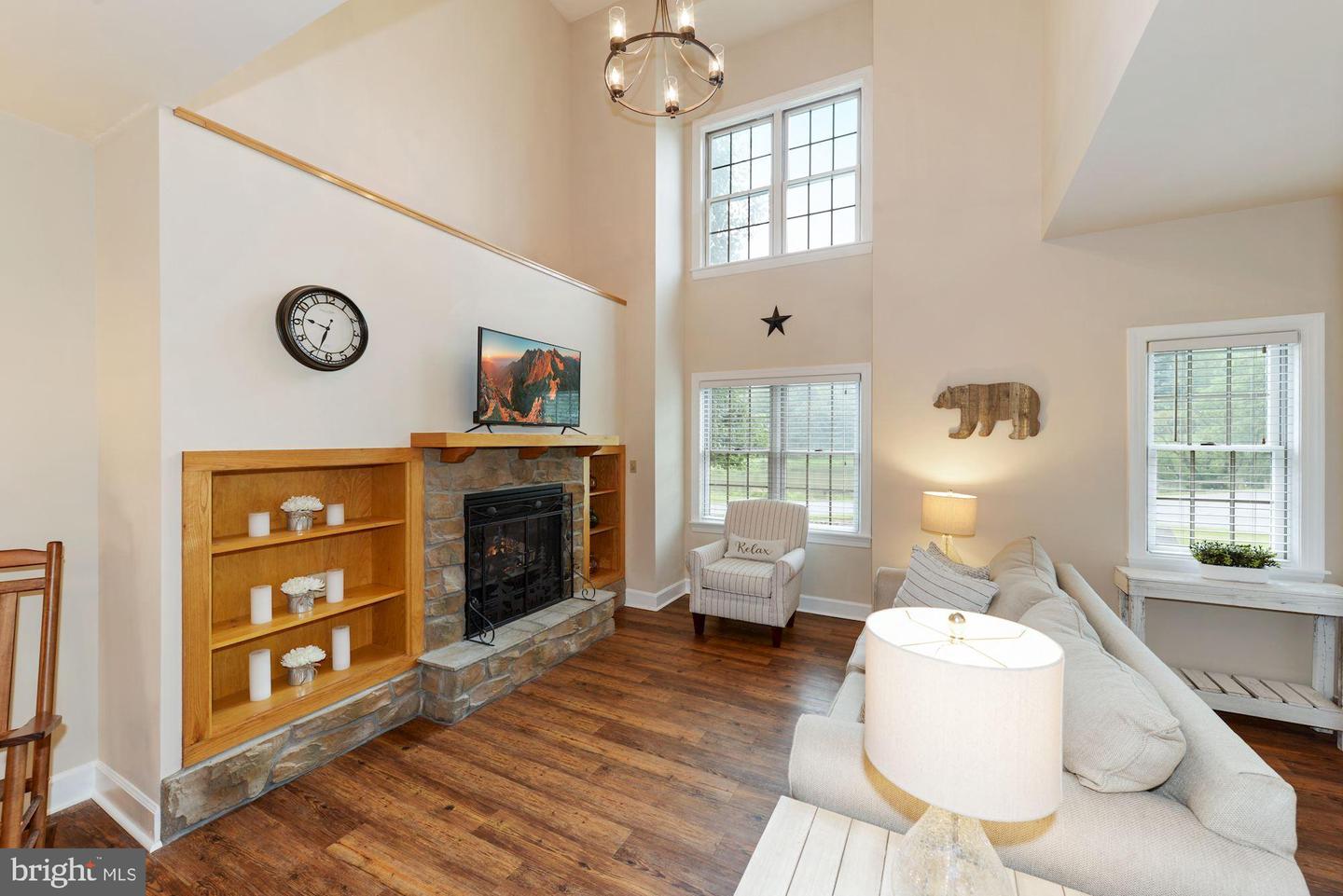 13886 Pond View LANE Unit: 31