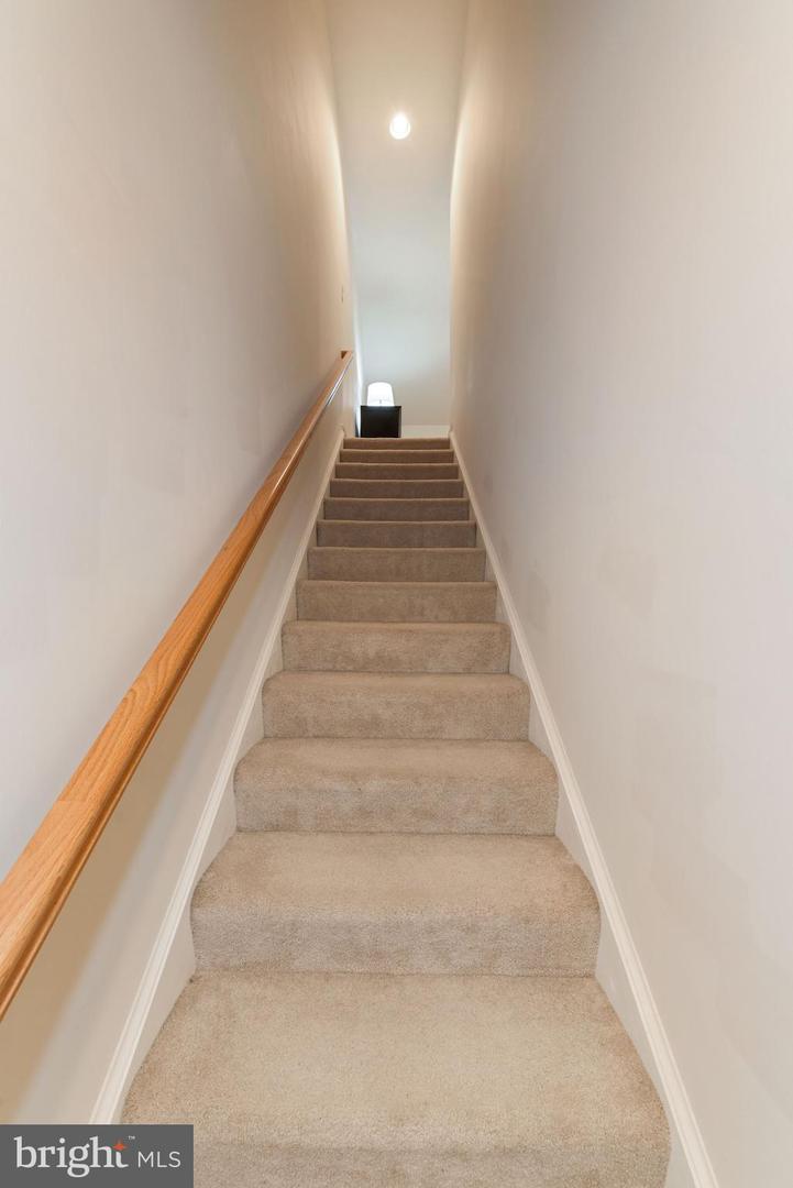 13886 Pond View LANE Unit: 31