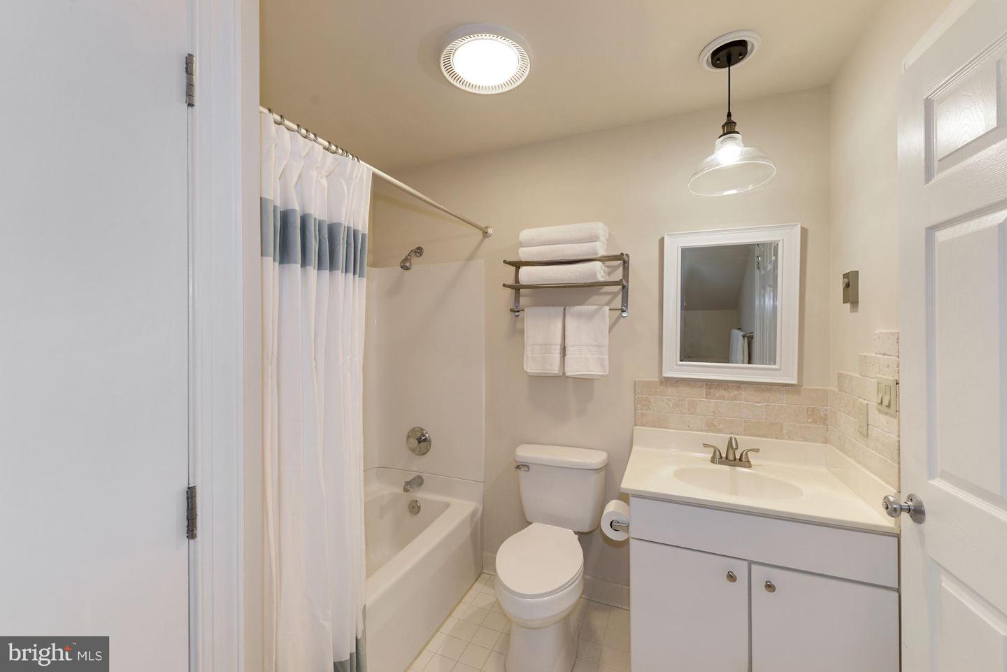 13886 Pond View LANE Unit: 31