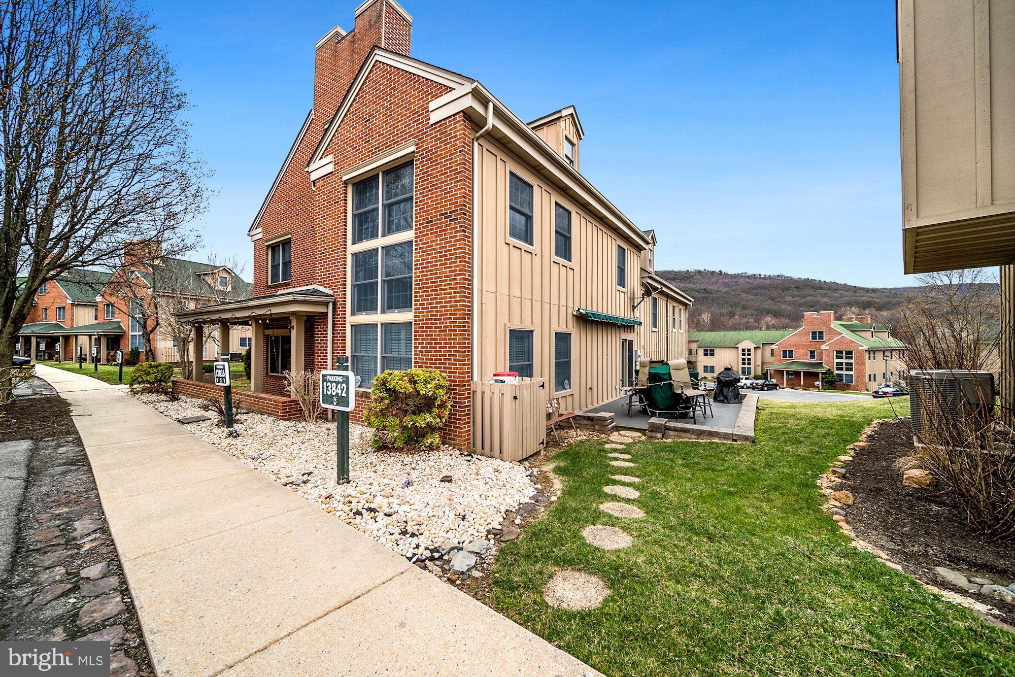 13836 Trailside LANE