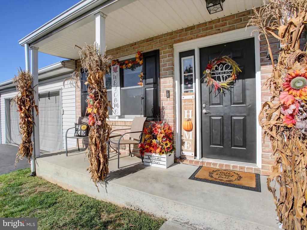 403 SUNNY DRIVE
