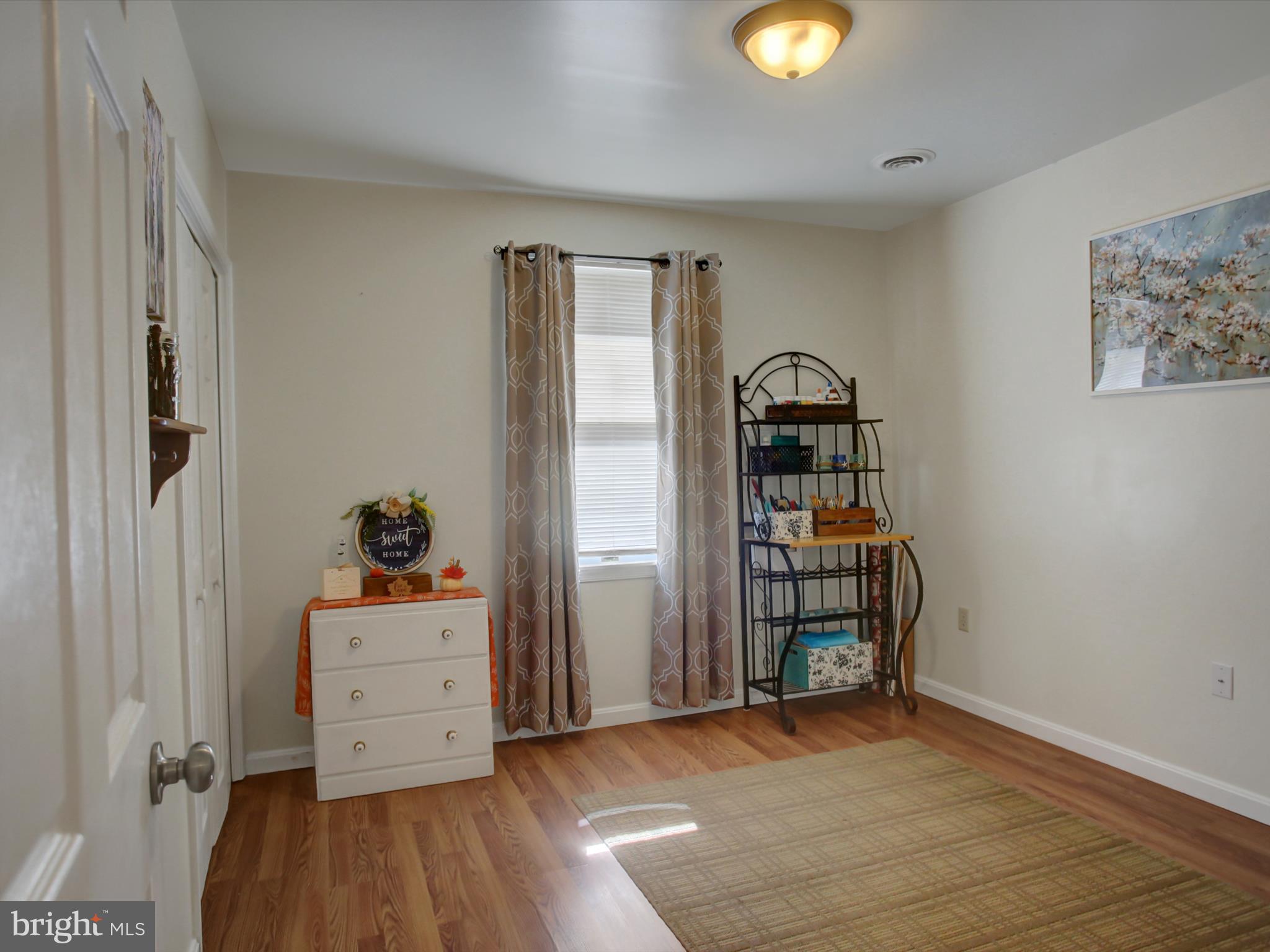 403 SUNNY DRIVE