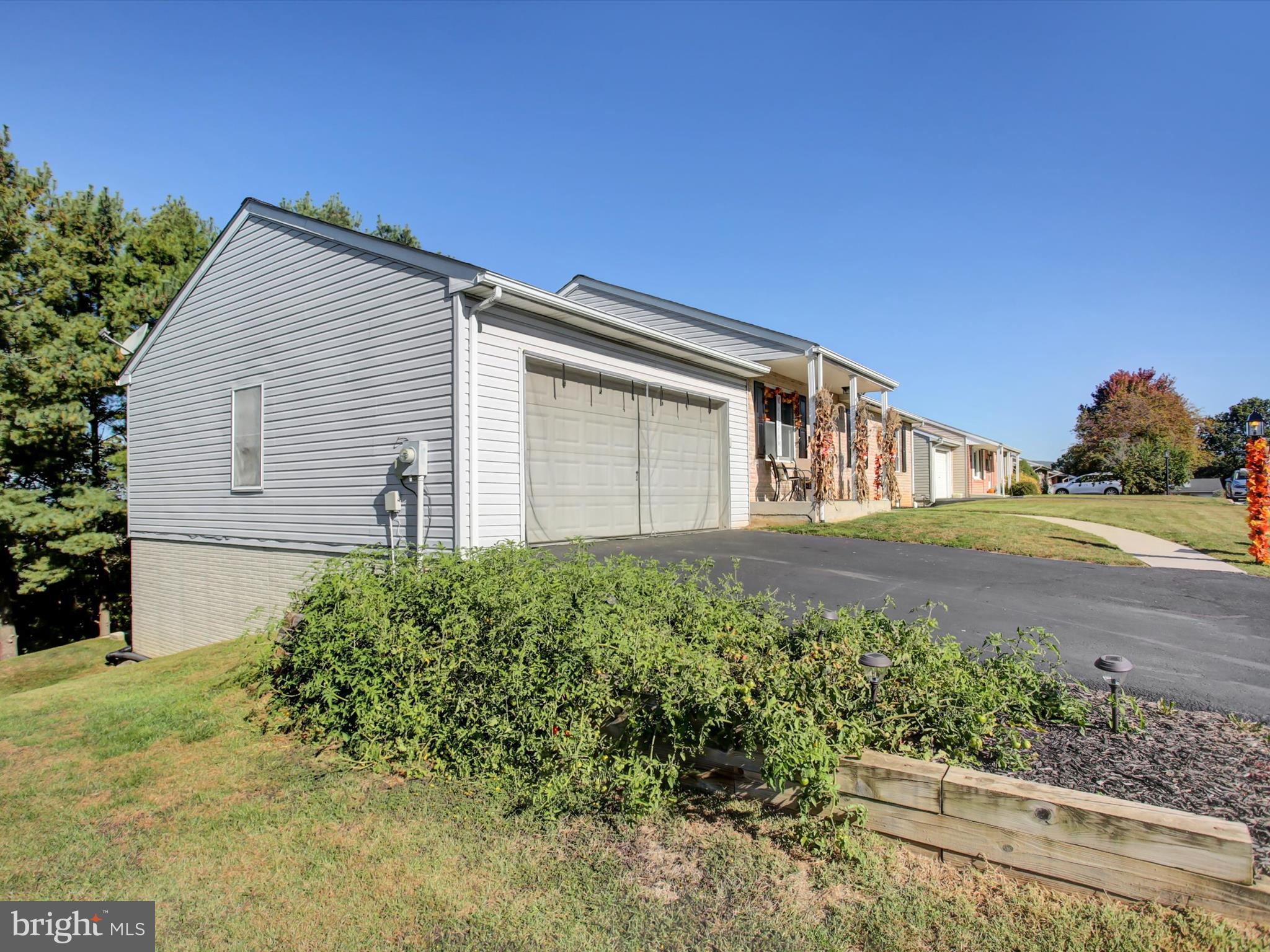 403 SUNNY DRIVE