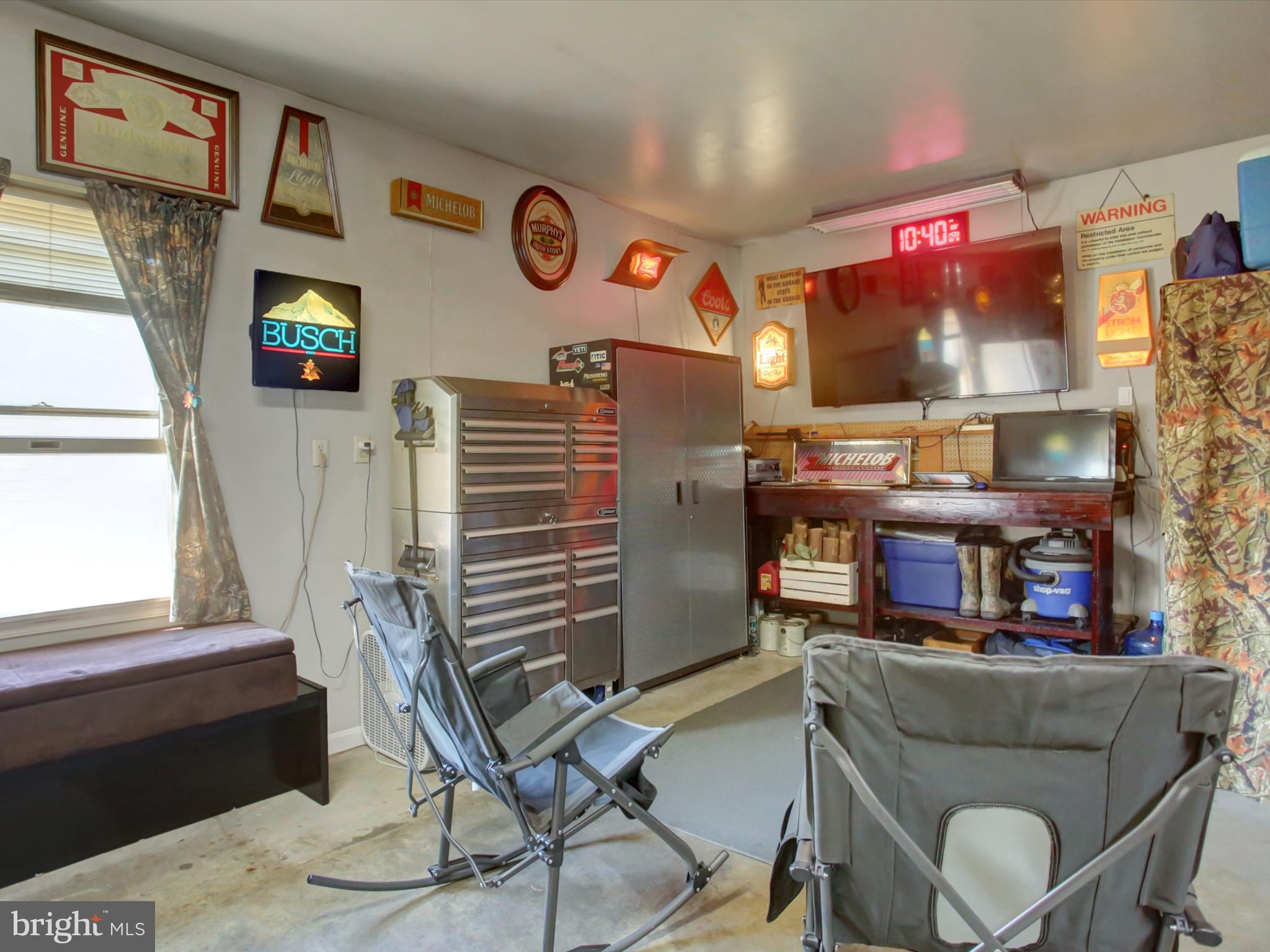 403 SUNNY DRIVE