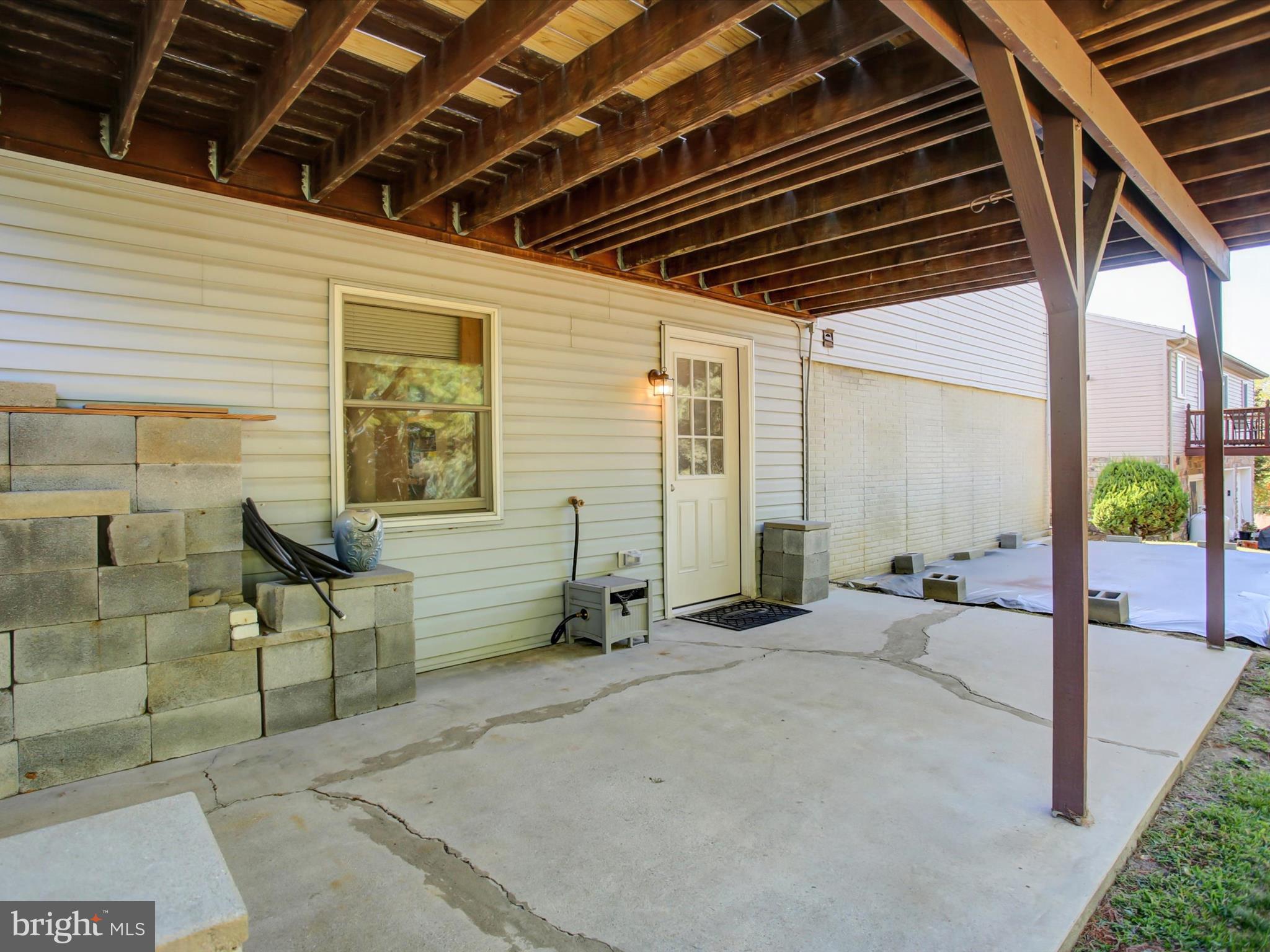 403 SUNNY DRIVE