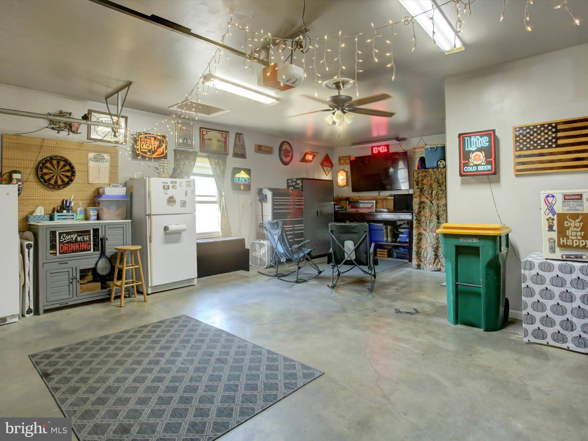 403 SUNNY DRIVE