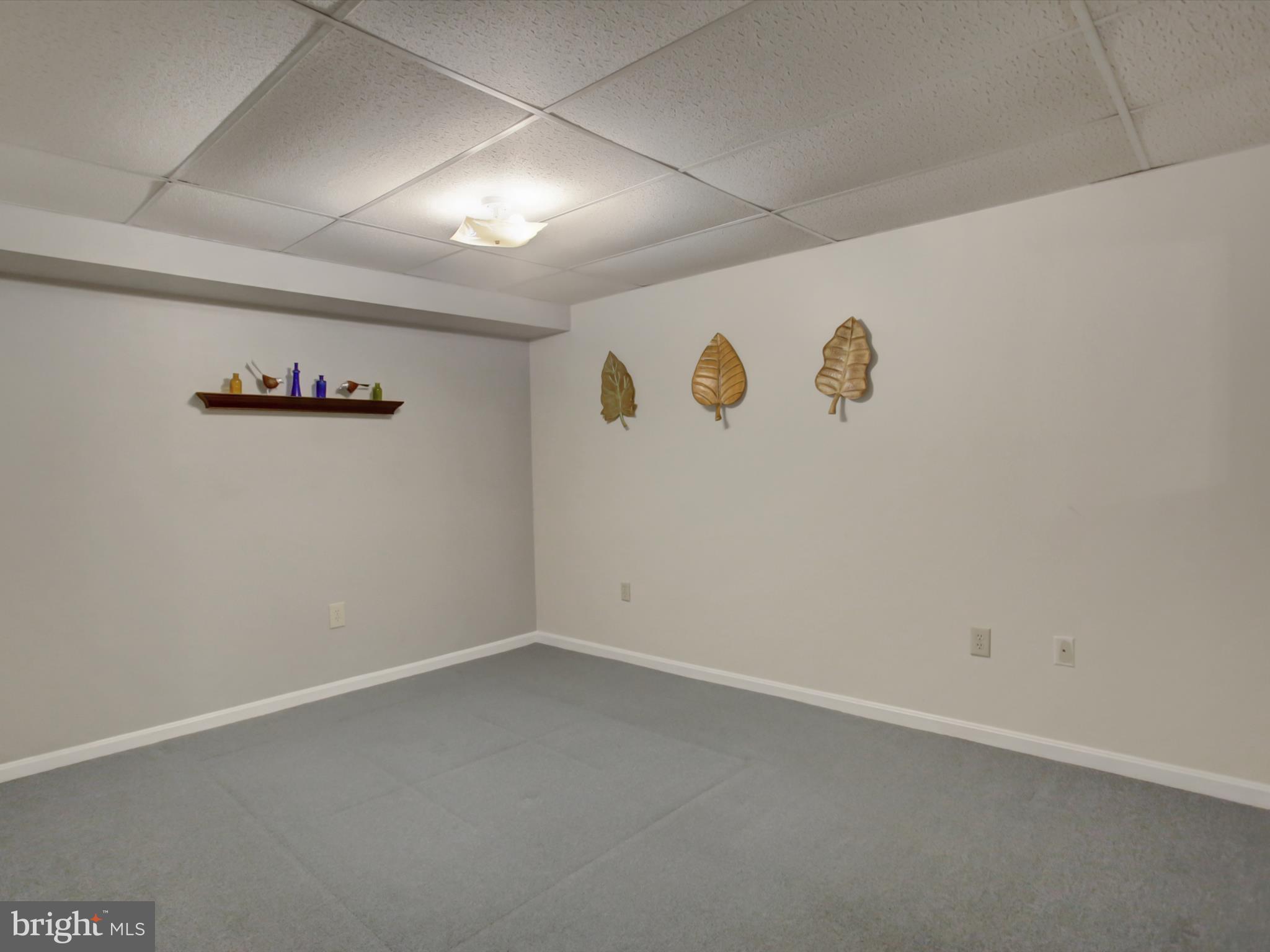403 SUNNY DRIVE