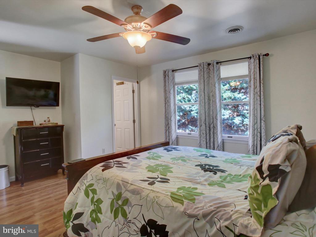 403 SUNNY DRIVE