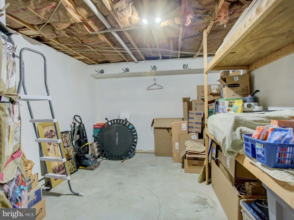 403 SUNNY DRIVE