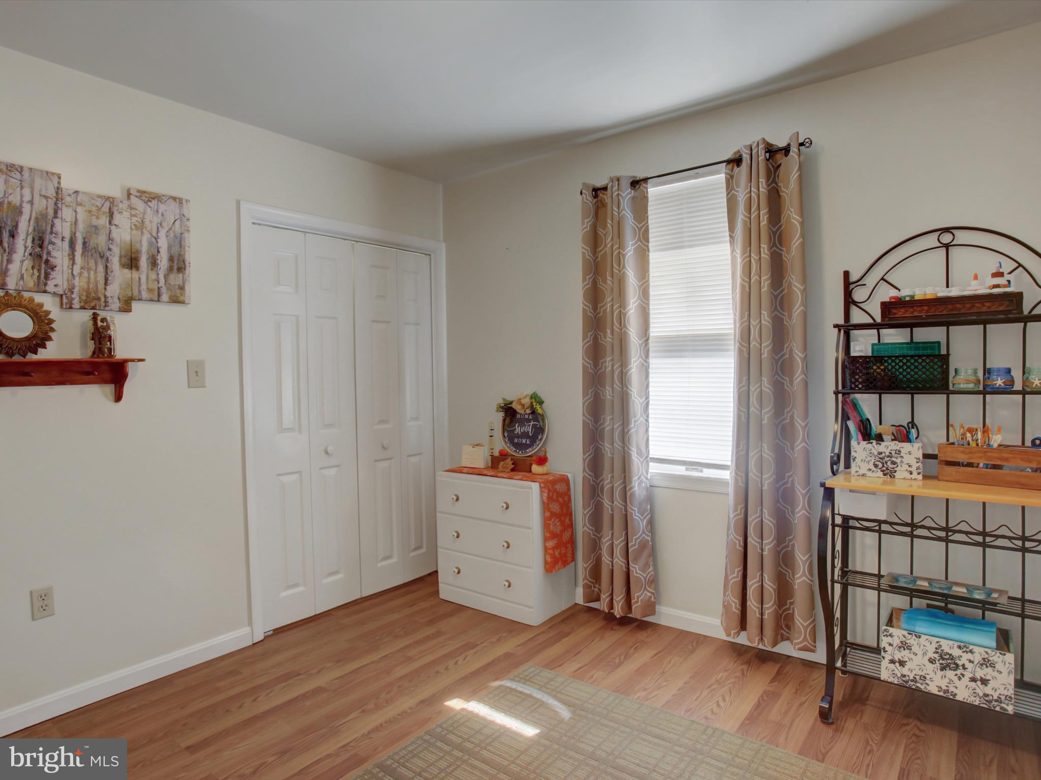 403 SUNNY DRIVE