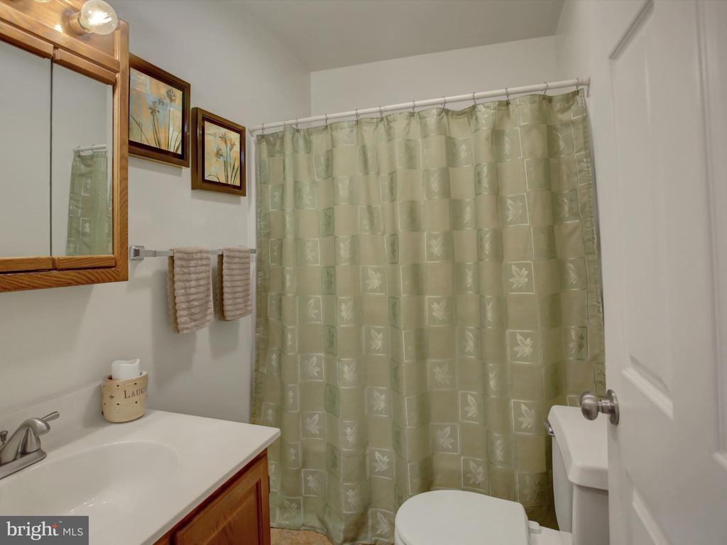 403 SUNNY DRIVE
