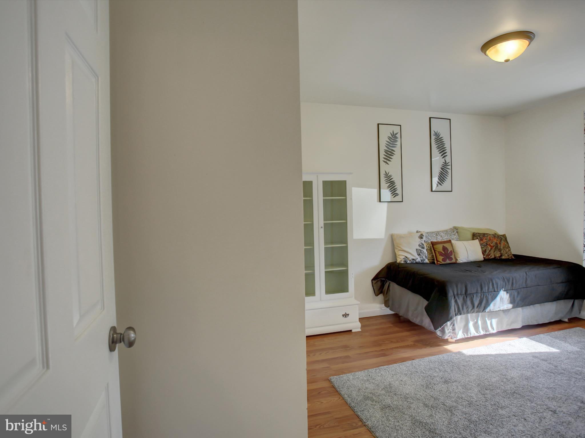 403 SUNNY DRIVE