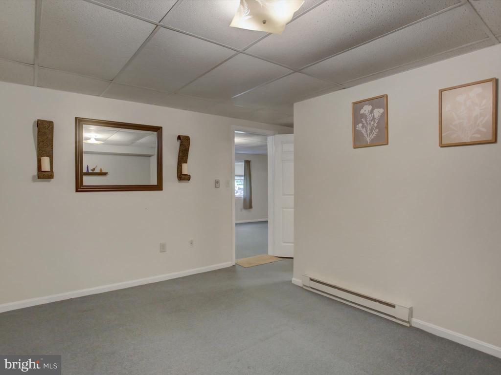 403 SUNNY DRIVE