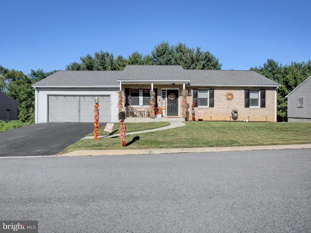 403 SUNNY DRIVE