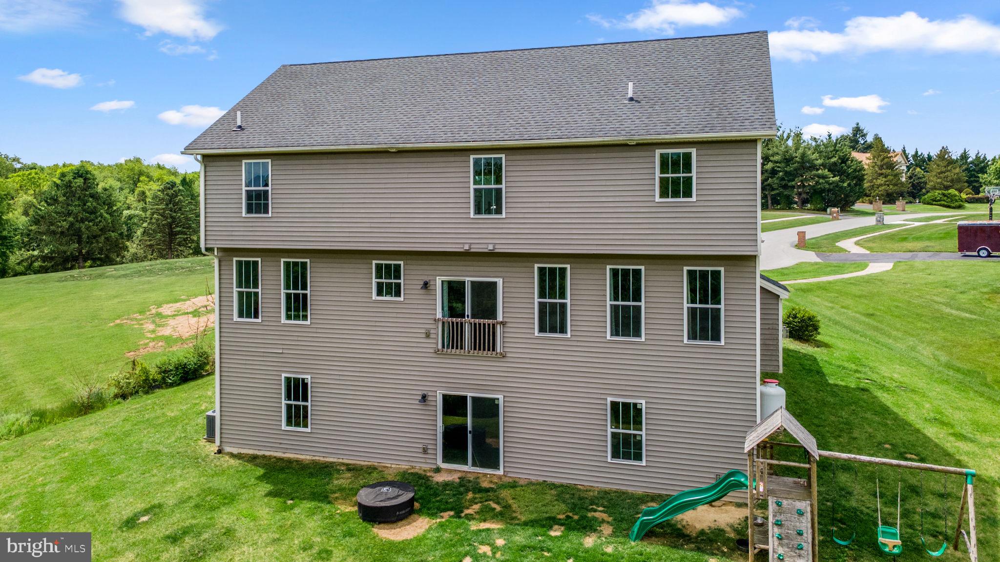 1584 BUNKER COURT