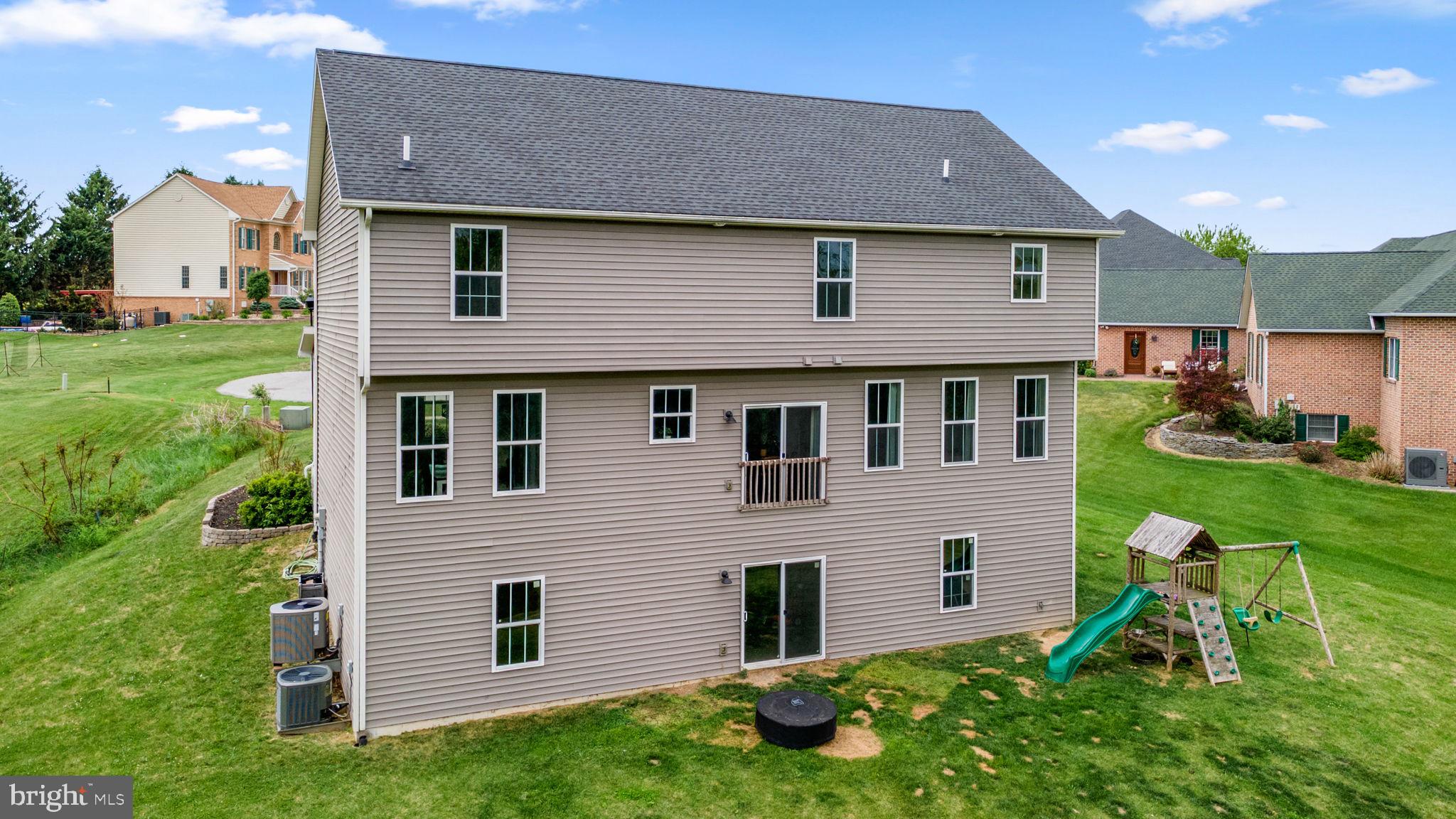 1584 BUNKER COURT