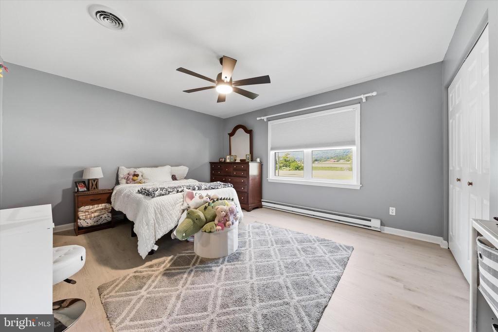 6870 CHARLESTOWN ROAD Unit: 5