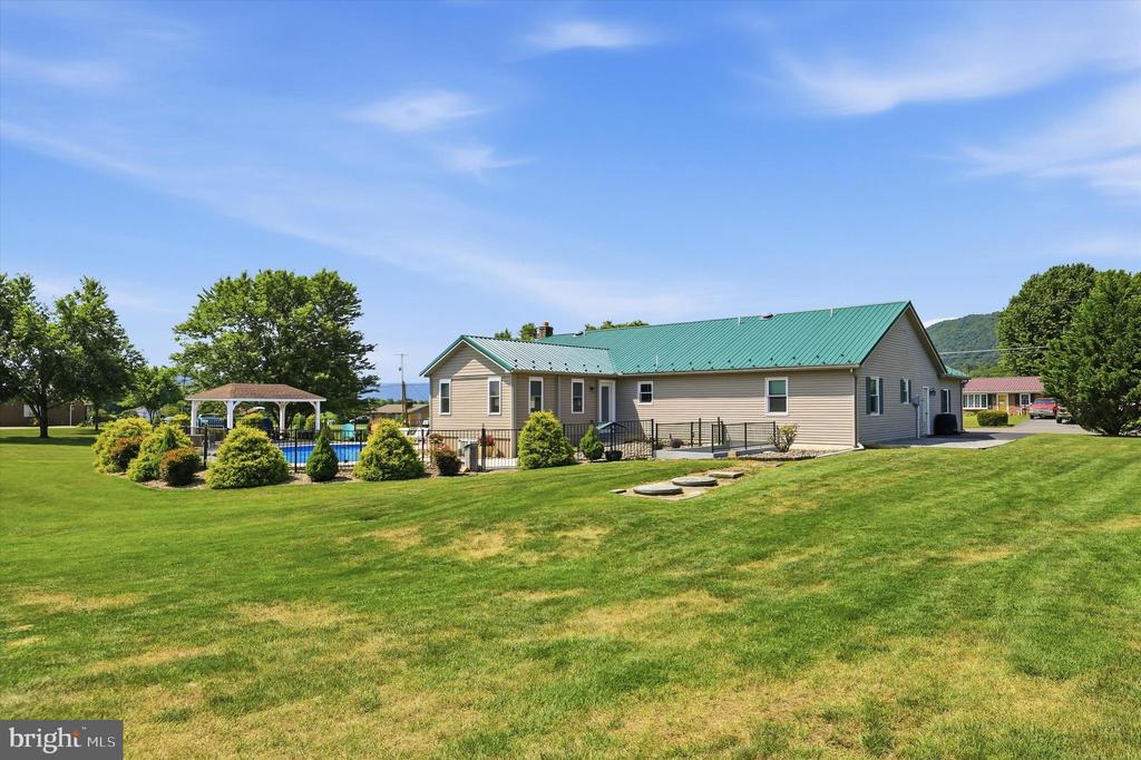 6870 CHARLESTOWN ROAD Unit: 5