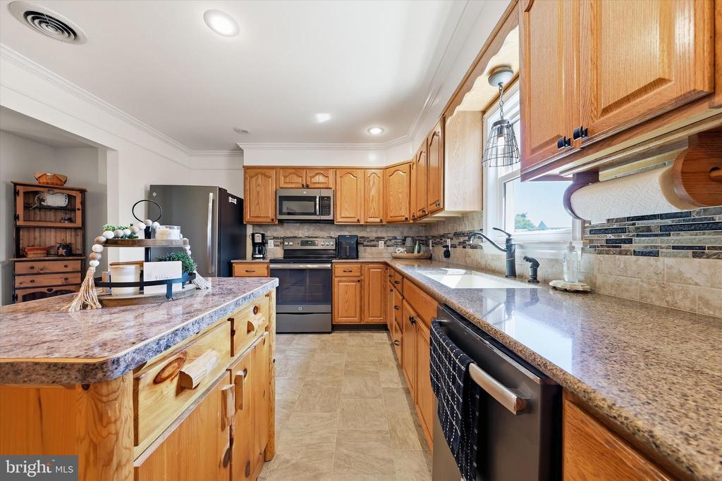 6870 CHARLESTOWN ROAD Unit: 5