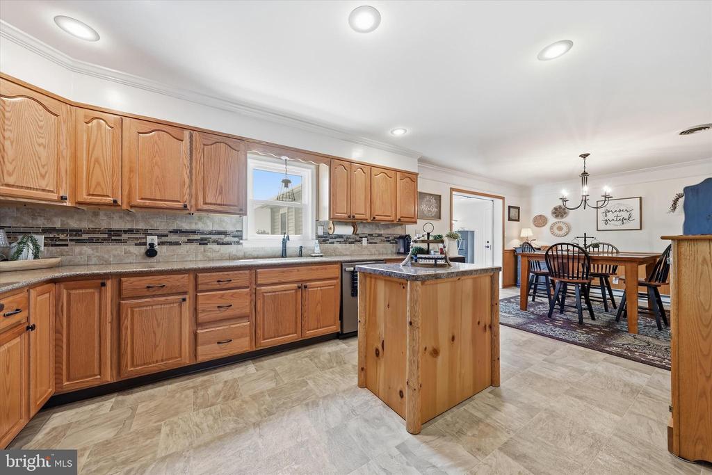 6870 CHARLESTOWN ROAD Unit: 5