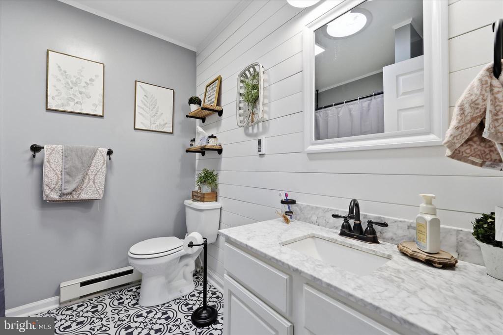 6870 CHARLESTOWN ROAD Unit: 5