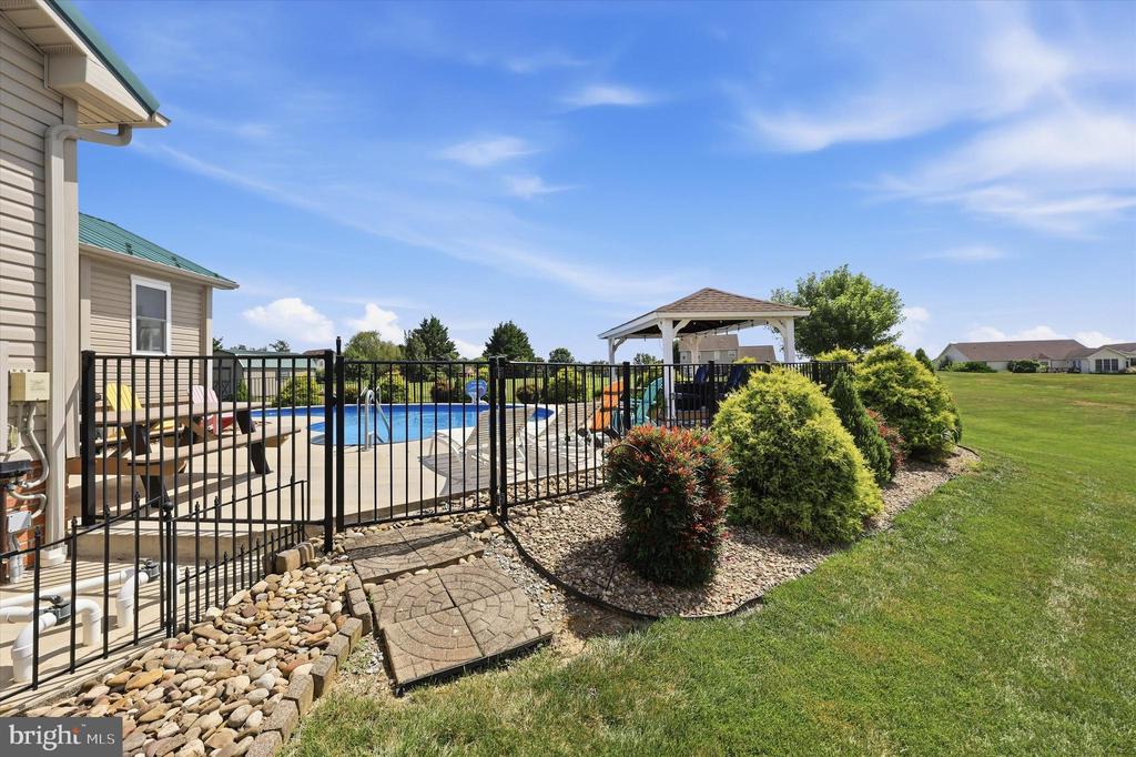 6870 CHARLESTOWN ROAD Unit: 5