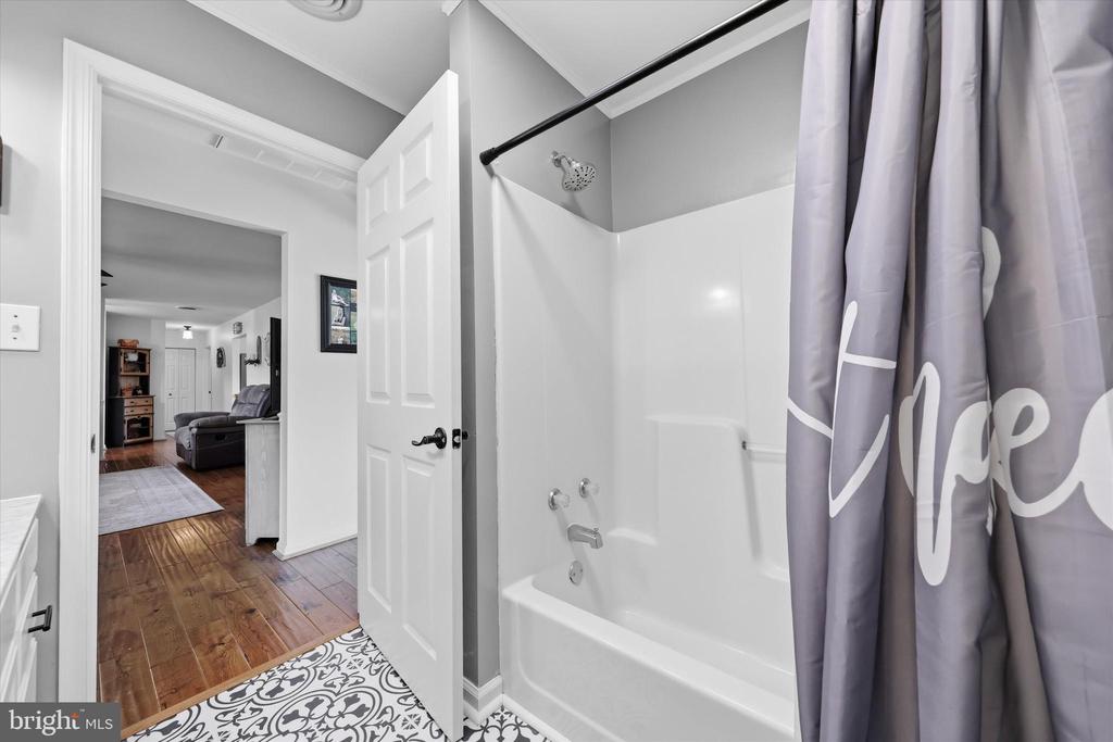 6870 CHARLESTOWN ROAD Unit: 5
