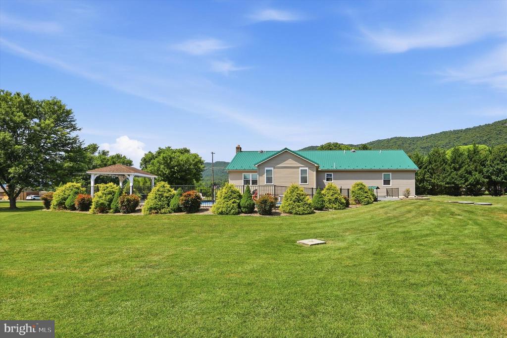 6870 CHARLESTOWN ROAD Unit: 5