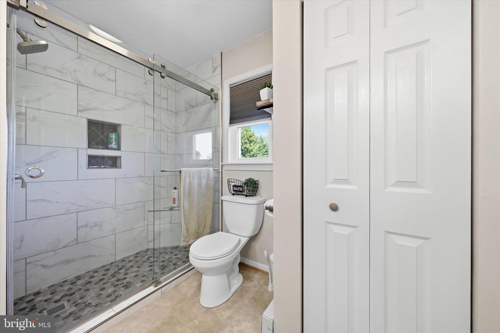 6870 CHARLESTOWN ROAD Unit: 5