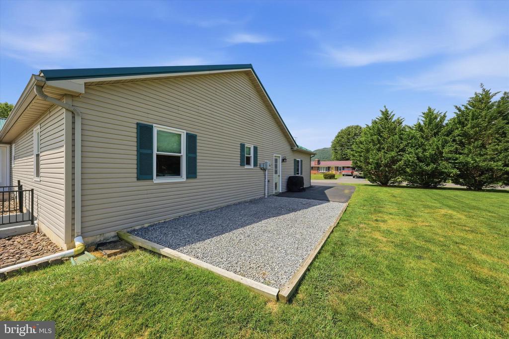 6870 CHARLESTOWN ROAD Unit: 5