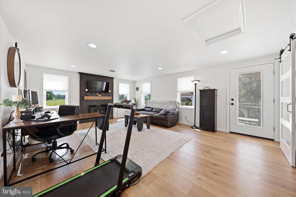6870 CHARLESTOWN ROAD Unit: 5