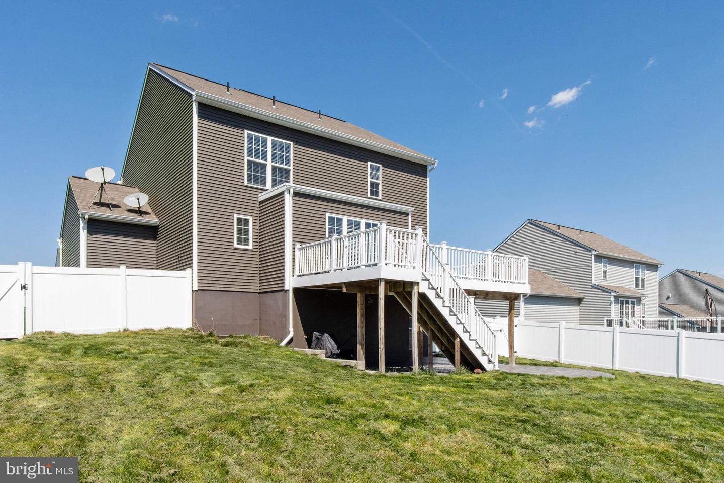 480 Lark DRIVE