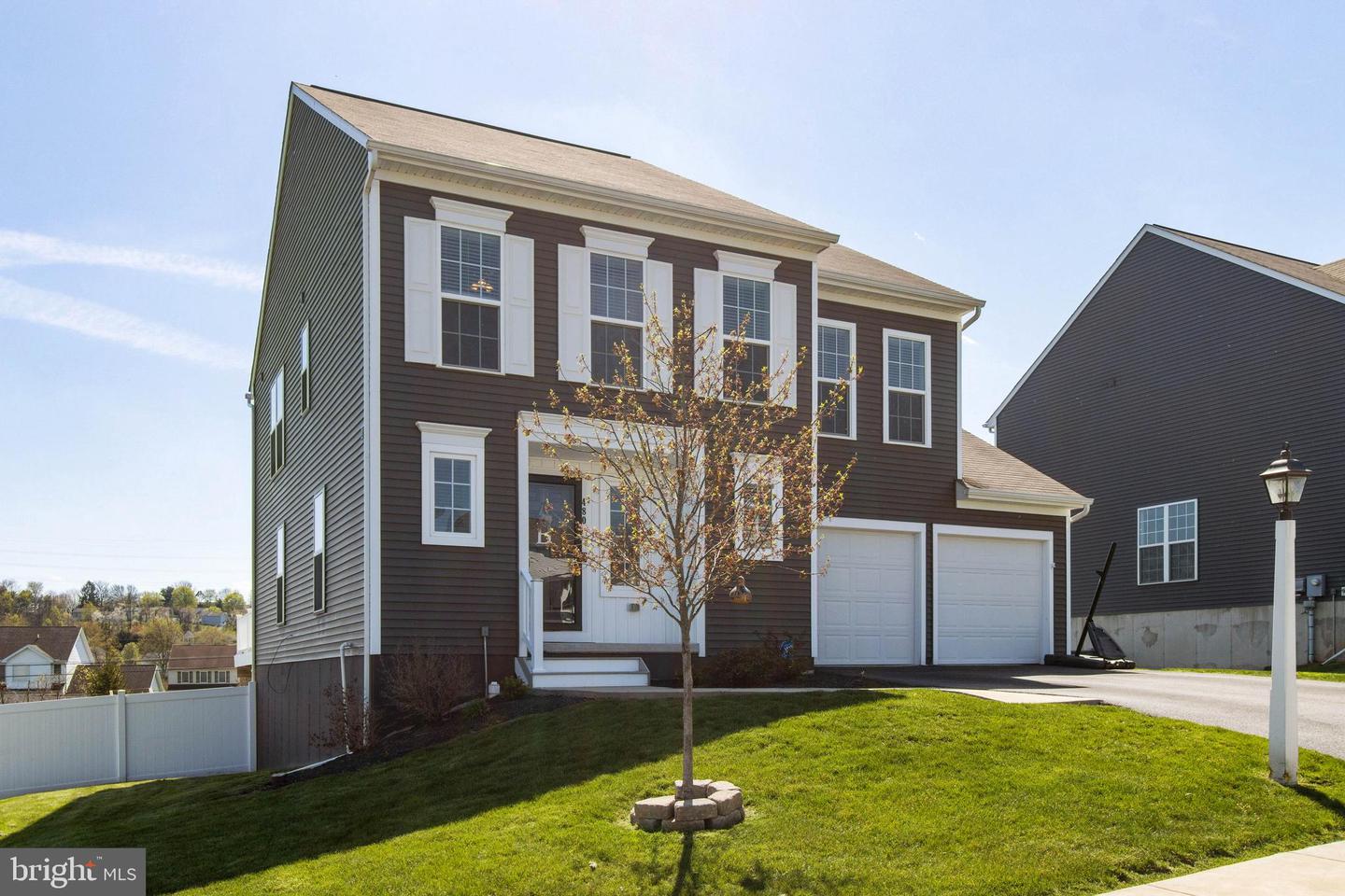 480 Lark DRIVE
