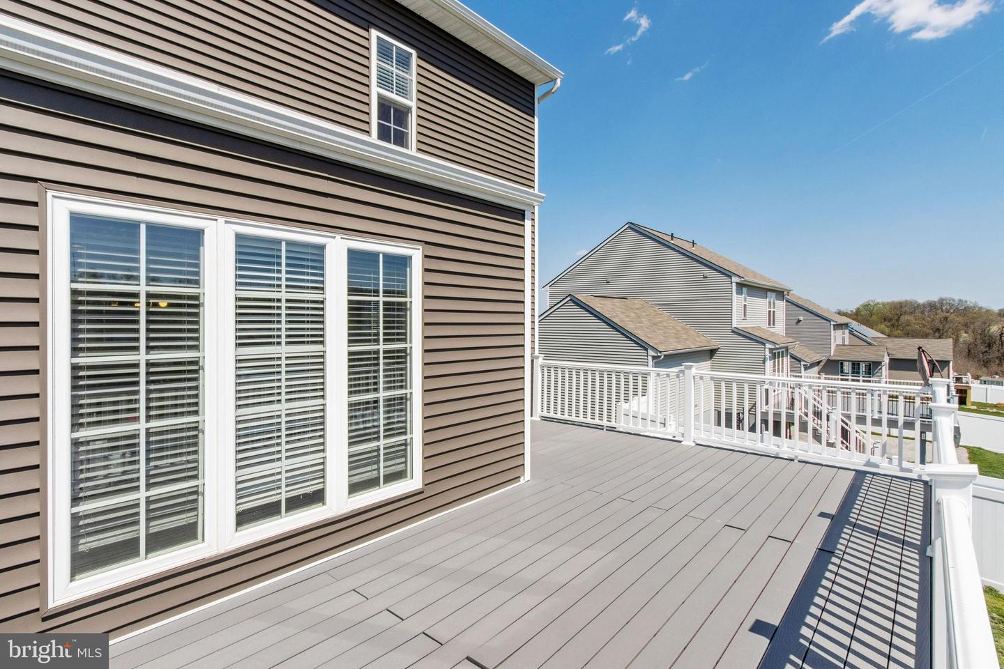 480 Lark DRIVE