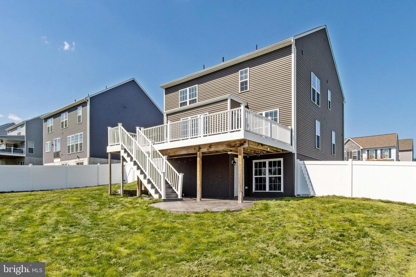 480 Lark DRIVE