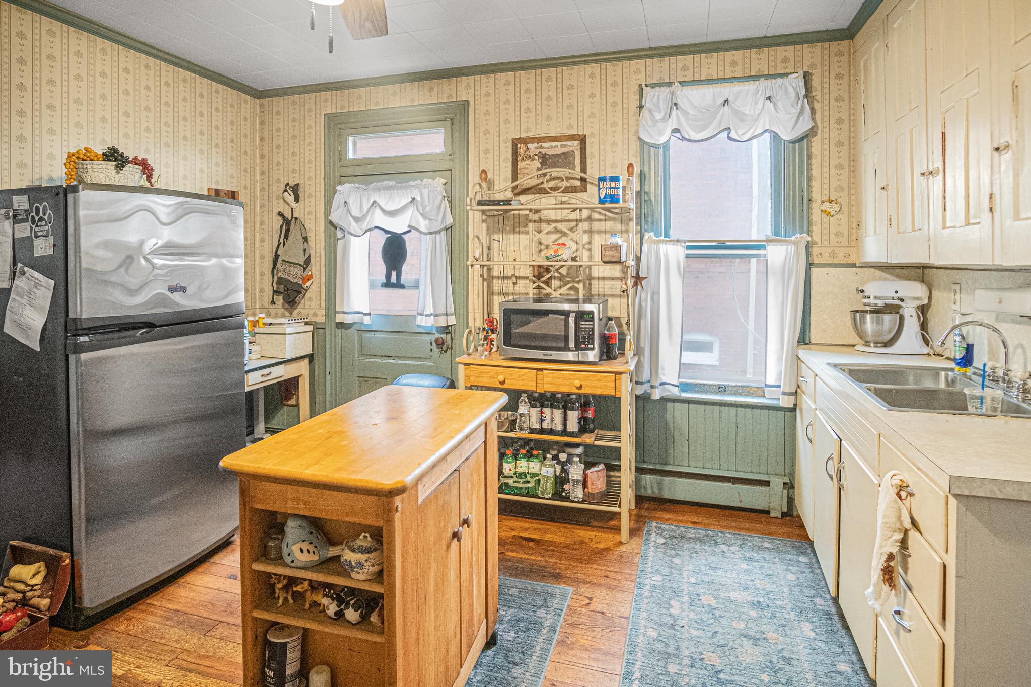 225 CENTENNIAL AVENUE