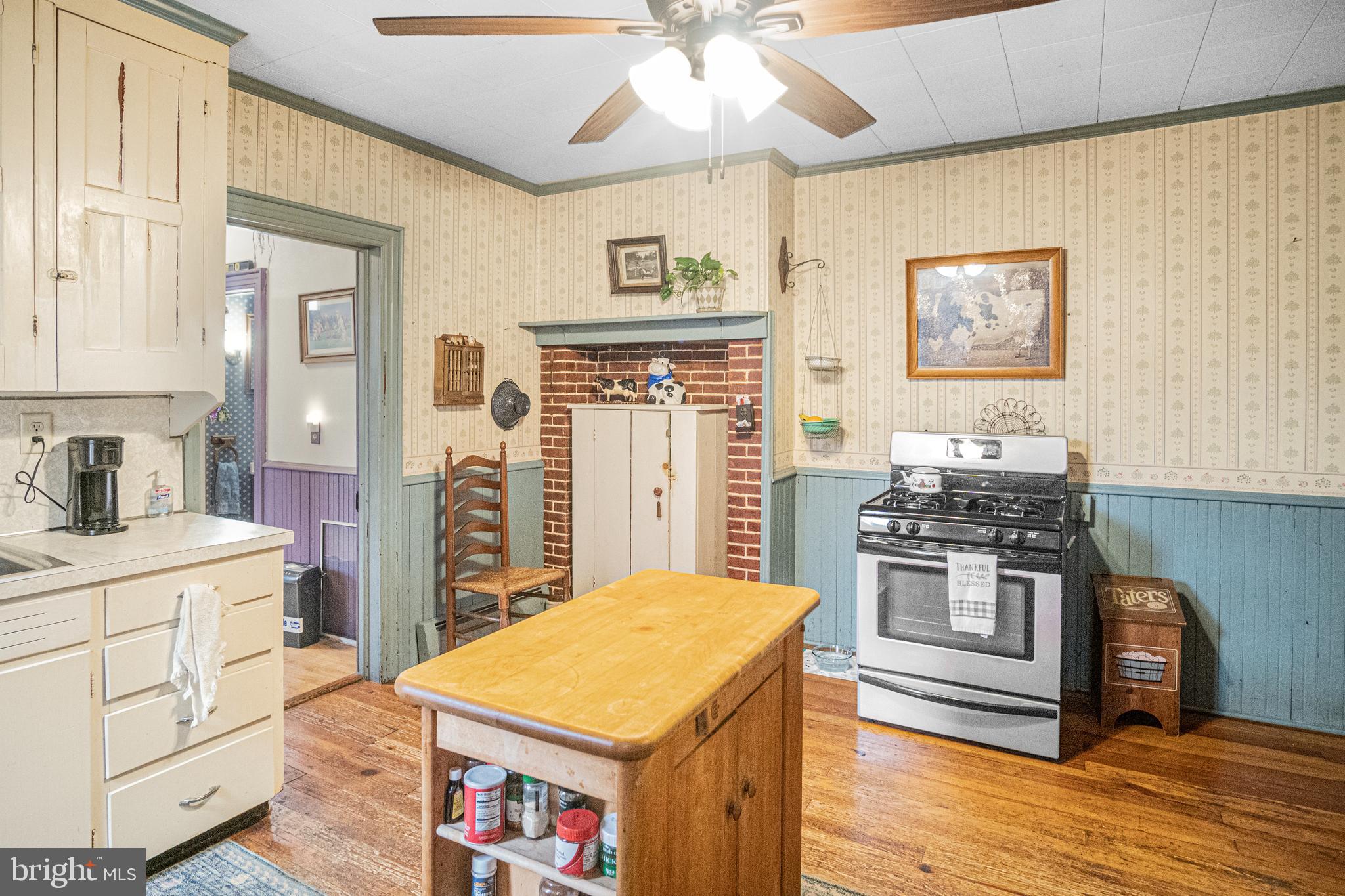 225 CENTENNIAL AVENUE