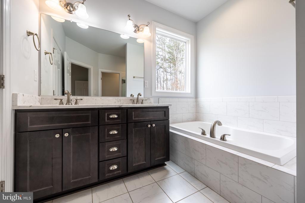 1490 Running Deer Dr