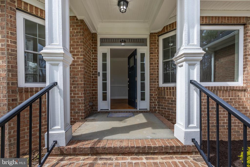 1490 Running Deer Dr