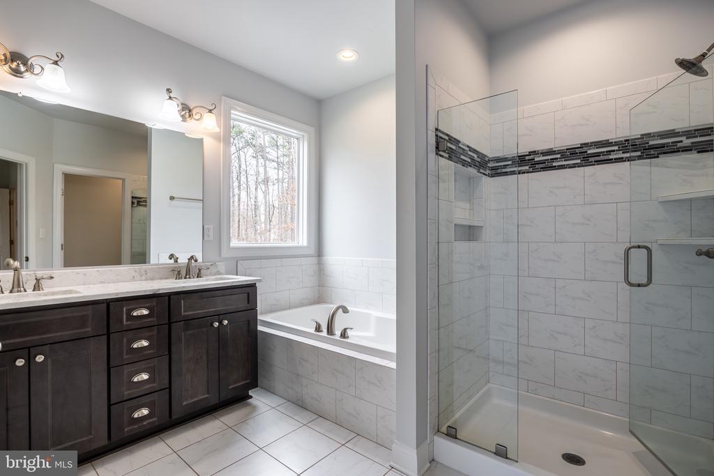 1490 Running Deer Dr