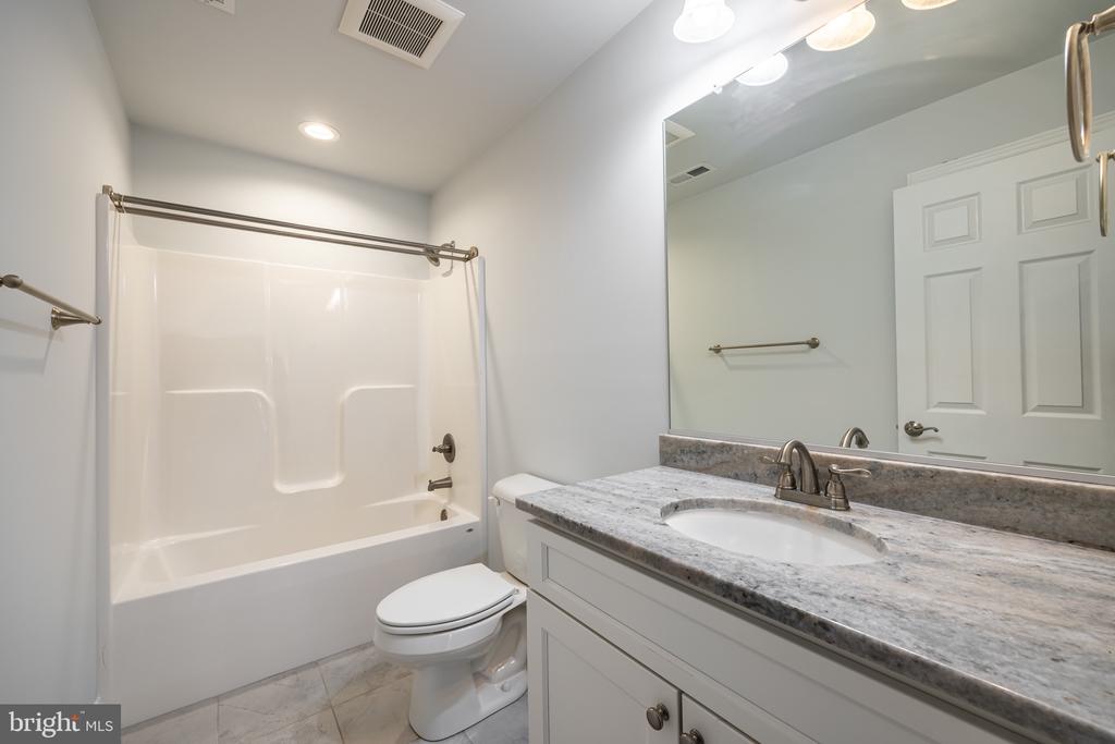 1490 Running Deer Dr
