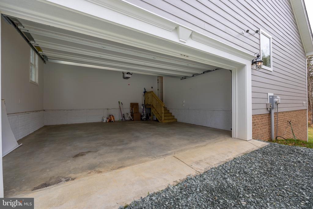 1490 Running Deer Dr