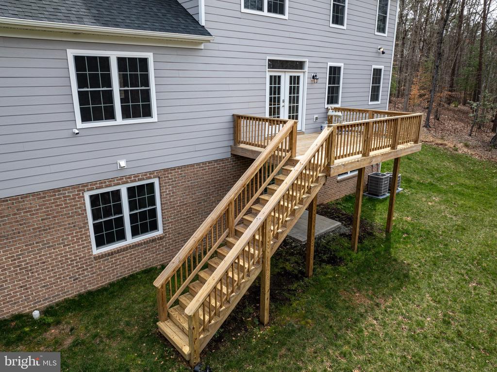 1490 Running Deer Dr