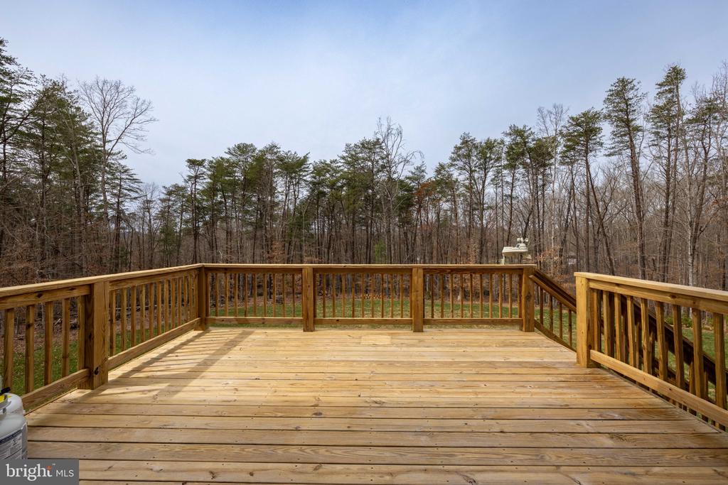 1490 Running Deer Dr