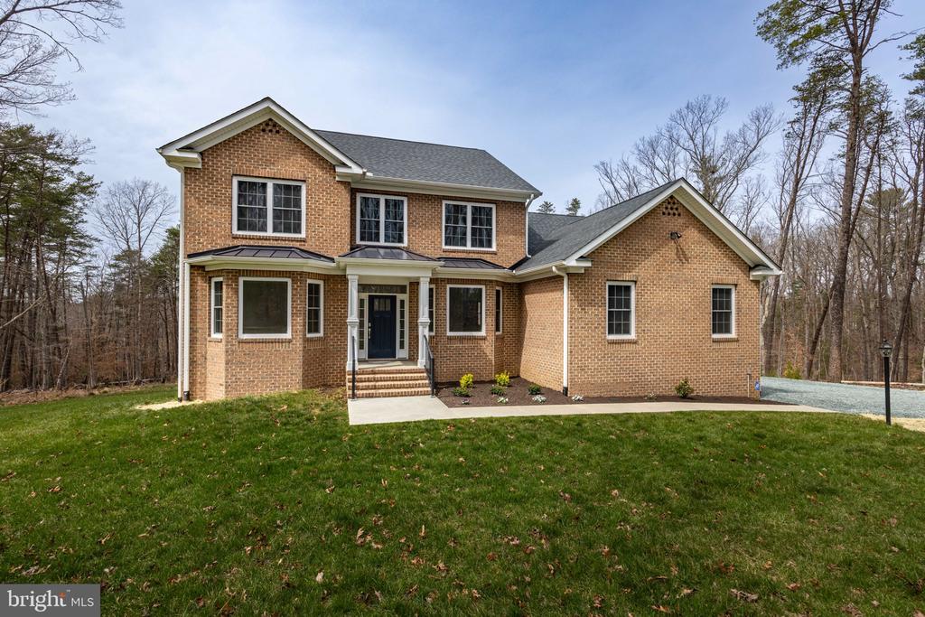 1490 Running Deer Dr