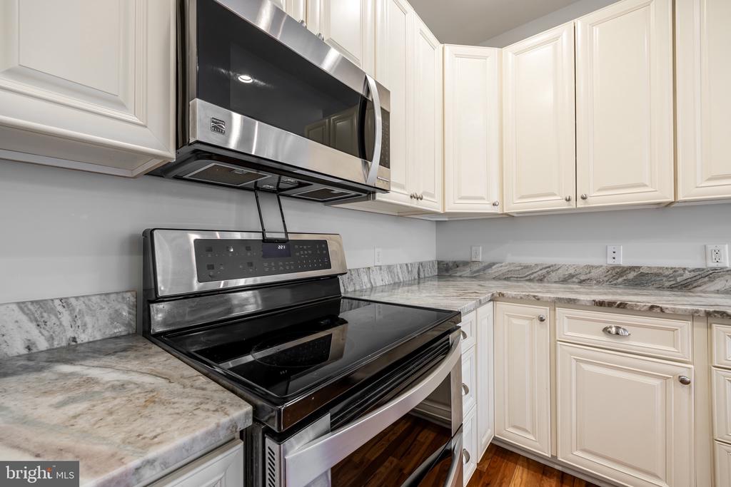 1490 Running Deer Dr
